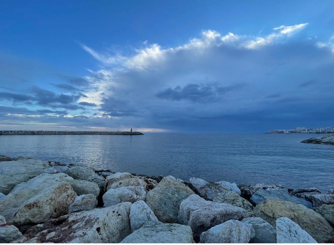 Cosy Sunrise Beach توريمولينوس المظهر الخارجي الصورة