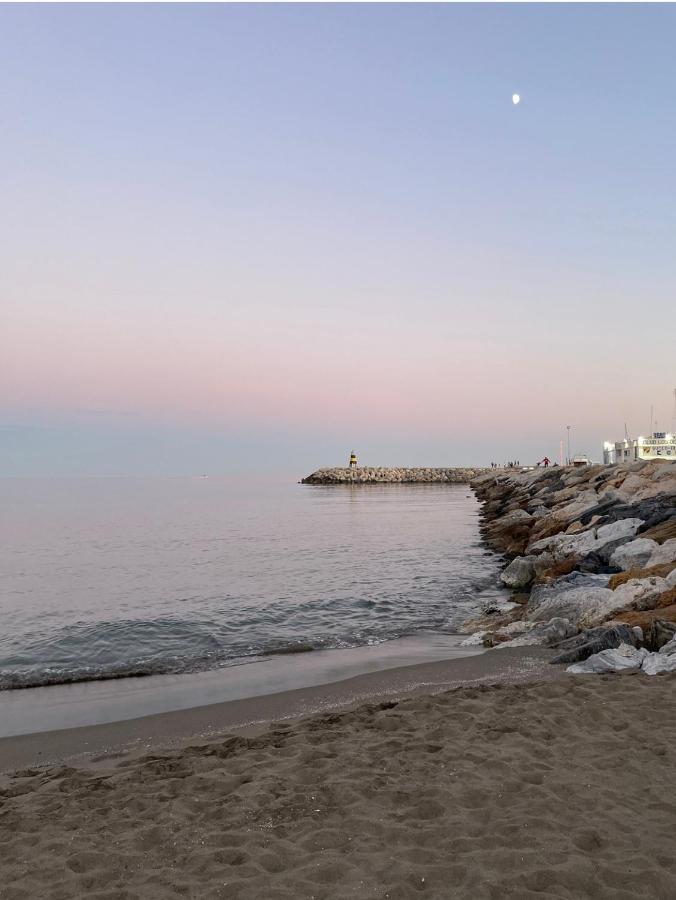 Cosy Sunrise Beach توريمولينوس المظهر الخارجي الصورة